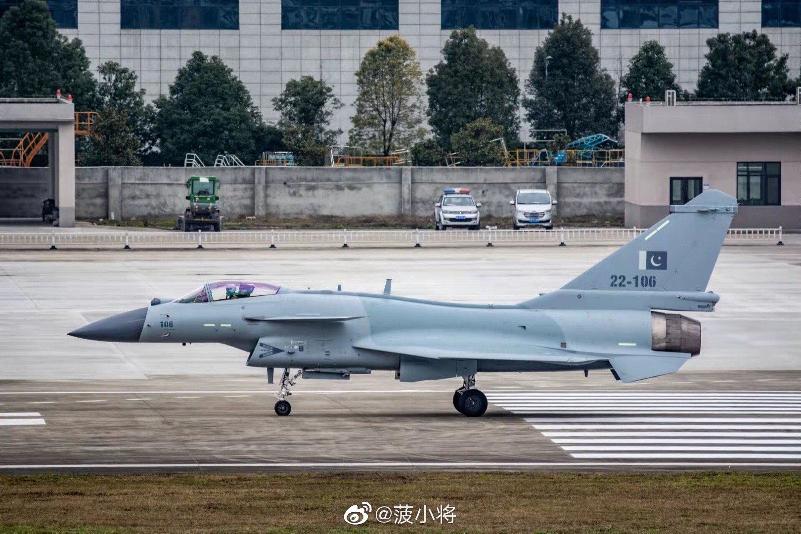 Rupprecht_A on Twitter: "So far the best images of a Pakistani Dragon: ? J-10CP - even as it seems, they are still designated J-10C only ;-) - serial number 22-106! (Image via