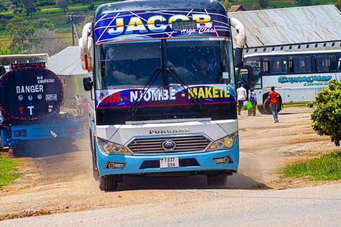 BusesDaily's tweet photo. Name: JACOB HIGH CLASS 
Route: Dar es Salaam ⏩Njombe ⏩Makete
Model: Yutong Bus
Reg No: T 837 DXH
:
@JACOBHIGHCLASS 
📸 by @porcarl_peter https://t.co/RYj7PNxHRA