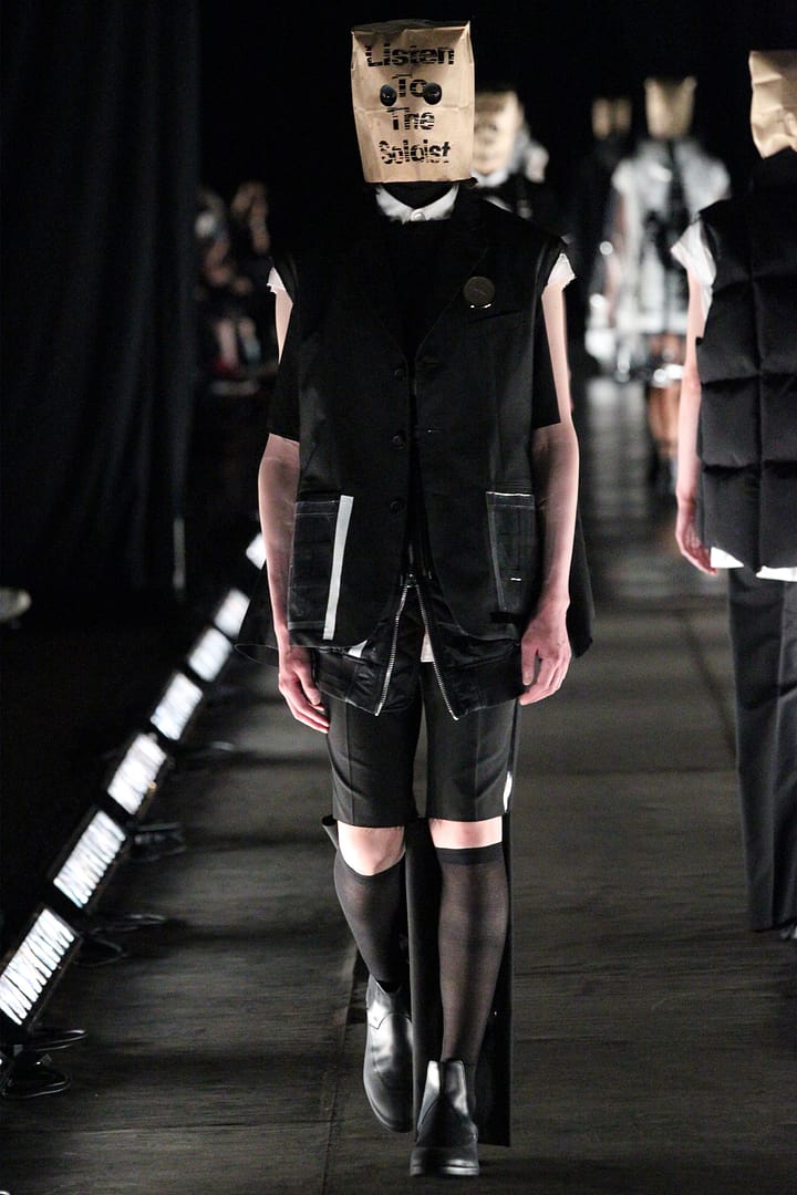 22ssのコレクションですが
この靴下は商品化されるのかなぁ…

とりあえず素材が知りたい