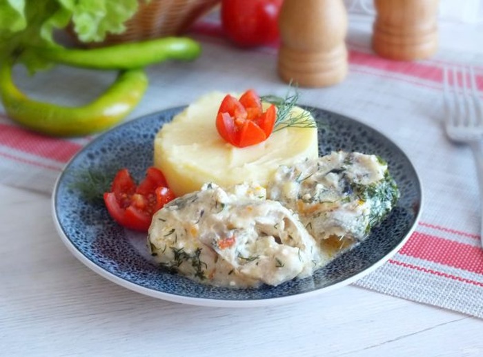 Пикша с рисом. Приготовление пикши с овощами. Рыба пикша в духовке. Щука тушеная. Рыба пикша в духовке.