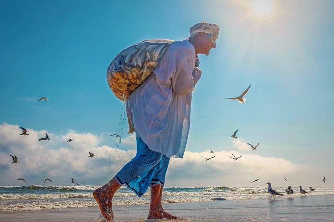 اذا لم تعرف عنوان رزقك فلا تخف لأن رزقك يعرف عنوانك
