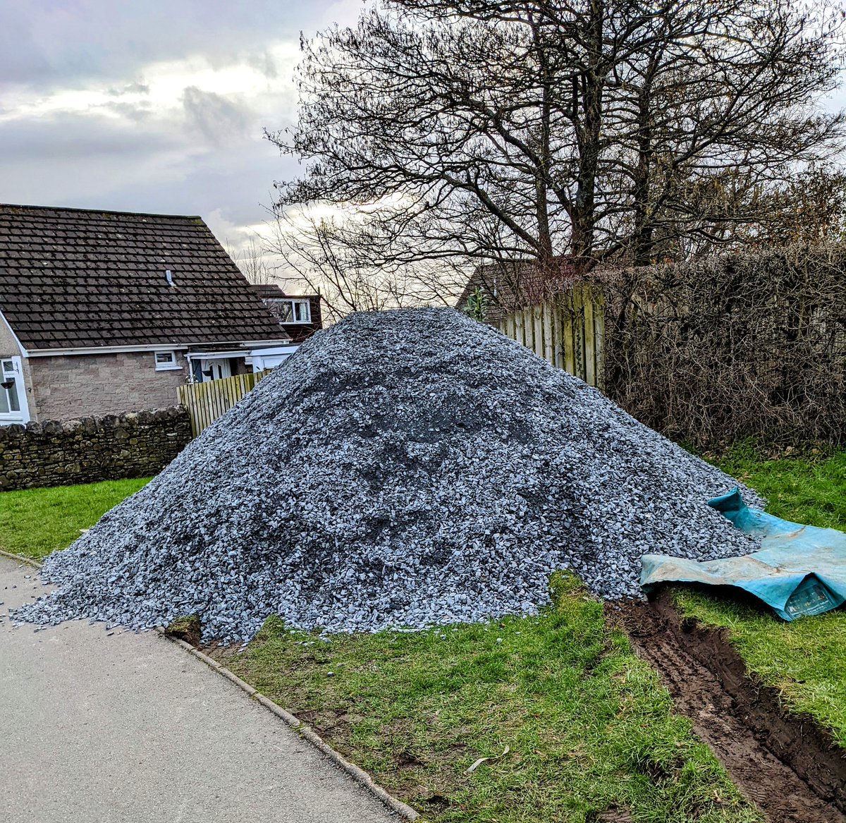 beekeepingkids's tweet image. An early start today as it's our 'big dig day!' 
SO grateful to @HISCSouthLakes, #MorrisonsCommunityteam, our #volunteers &amp;amp; many local businesses, who will be helping build the paths with this 30T load in the @heronhillschool #Garden today, (hope they've had a good breakfast!) 😉