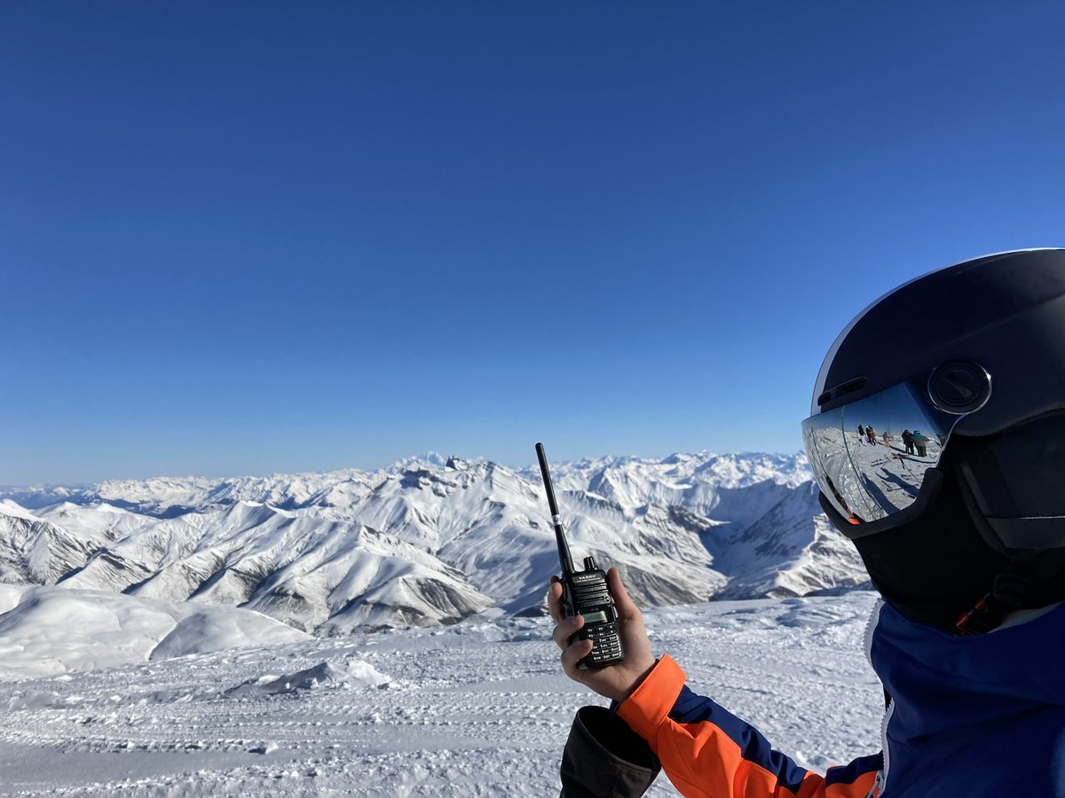 F4JBL's tweet photo. Dernier QSO à 3600 mètres devant le Mont Blanc (73 à #F6IRH) #hamradio #SOTA #QRP #daftpunkstyle https://t.co/8rfOgM047m