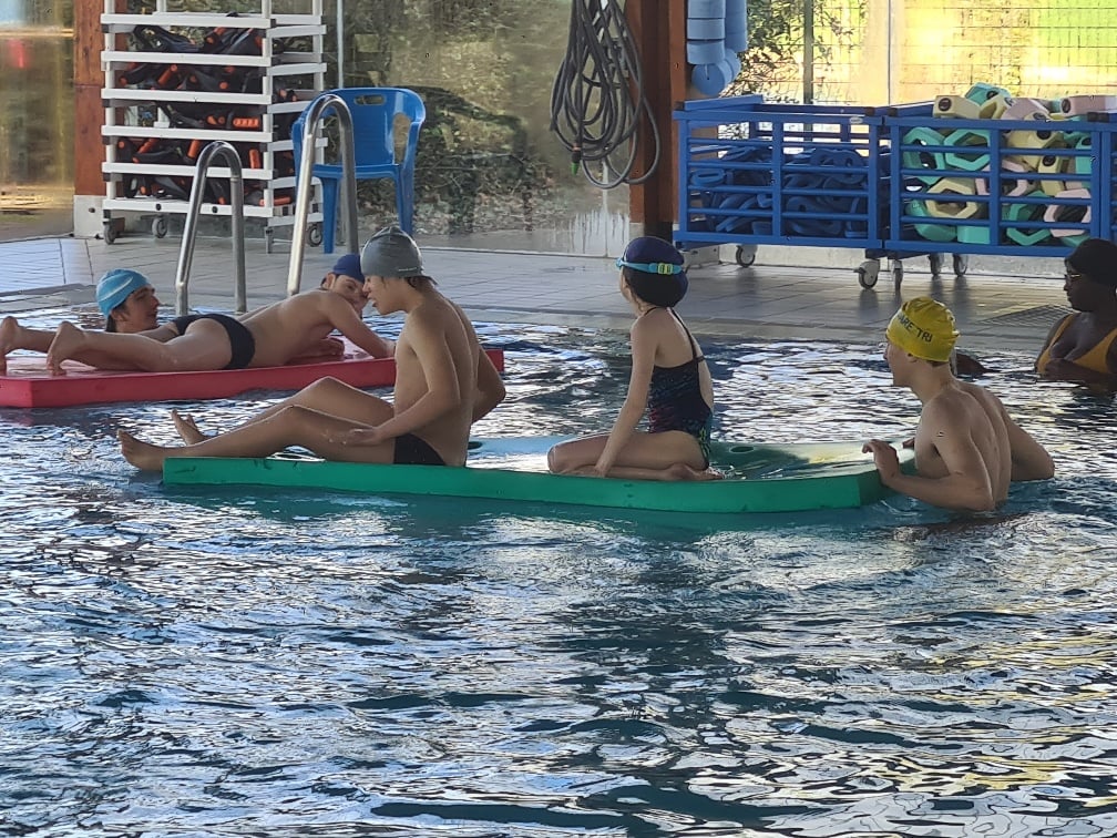 Fin du stage #CDSA78 #savoirnager pour les personnes handicapées mentales psychiques tous les matins lundi au vendredi en partenariat <a href="/SN_Versailles/">SNVersailles</a> <a href="/un_corps/">D'un corps à l'autre</a>. Des progrès flagrants mais la plus  belle récompense aura été la joie et les sourires de tous.
#handicap #sportpourtous