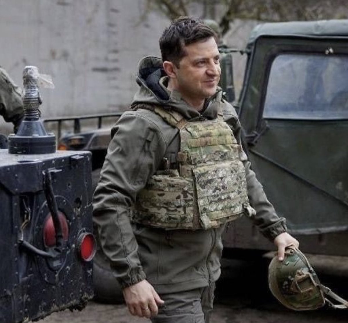 HoVa86's tweet photo. Hey @Schwarzenegger, when the Russian invasion is over, could you officially pass on your title “Greatest action hero” to this guy?
That could fit nicely. https://t.co/WpkB3QafU1