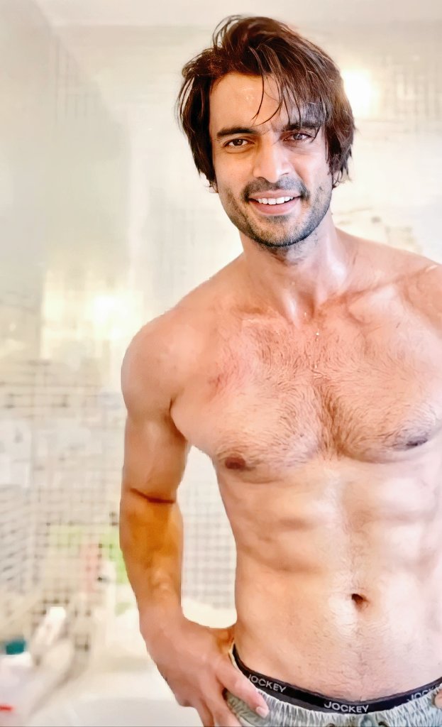 Being_romeli's tweet photo. Why he makes us mad everytime by his hotness...?😋😋😫😫

#GashmeerMahajani #GashmeerMahajaniSupremacy #Gashlicious https://t.co/BA7w9YAm0R