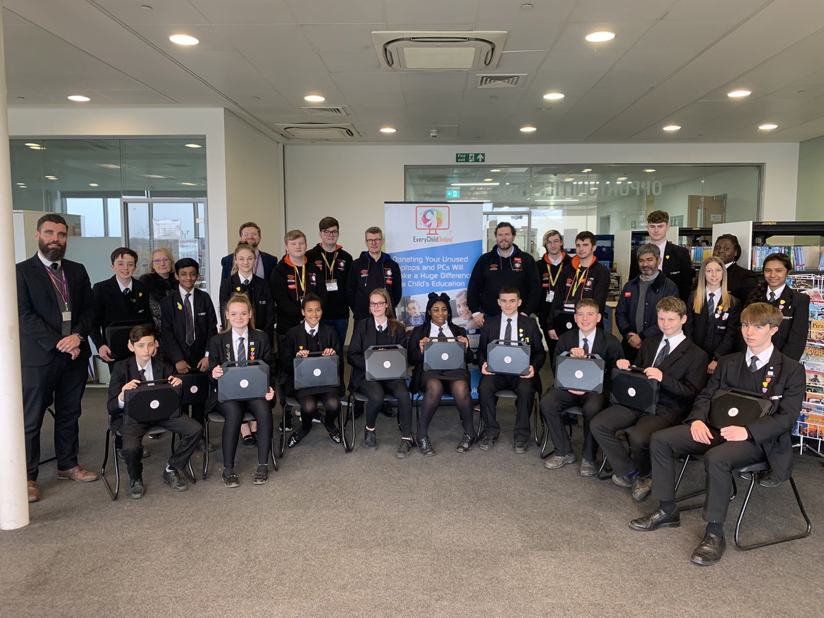 A children's charity has donated £60,000 worth of laptops to a secondary school in Basildon.

@EverychildUK handed the 60 refurbished Dell Tough Book Laptops to @Woodlands_sch

bit.ly/3hhMeqr