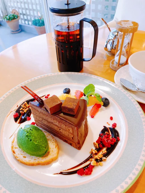 ツェッドクンの誕生日とミアレ兄妹アニメ再登場のお祝いにケーキを食べに来ました 