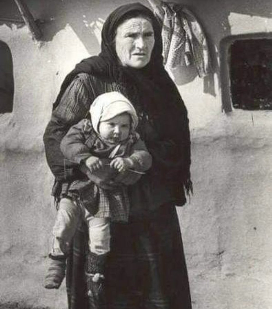 Женщина мать на войне
