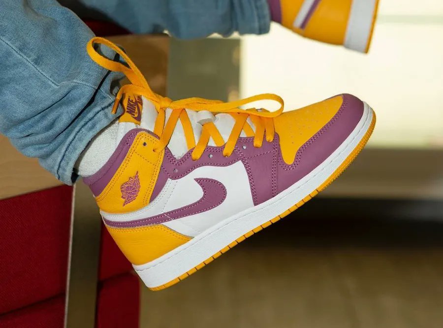 air jordan 1 brotherhood on feet