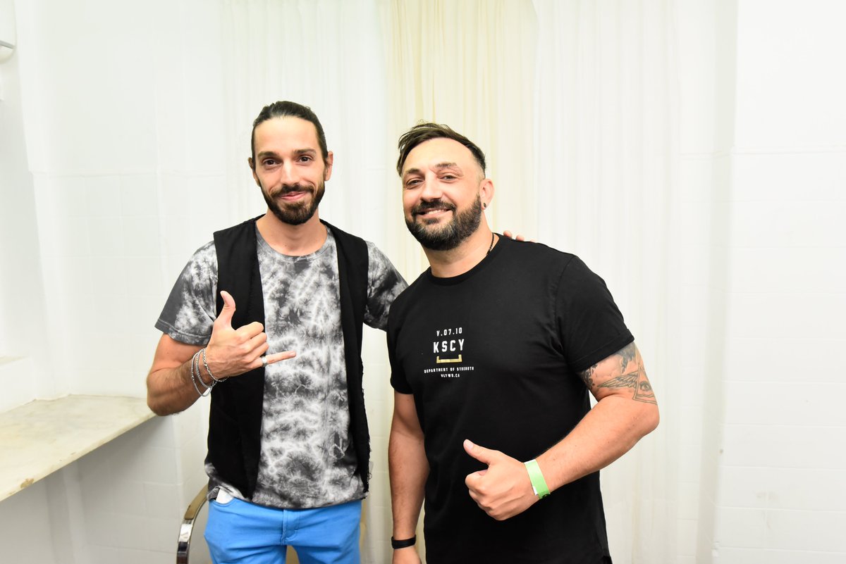 Luego de la entrevista vamos al show 😃🤙🎵
Un gusto enorme conocer finalmente a Joven Grech, mejor conocido en el mundo artístico como TENISHIA <a href="/TenishiaMusic/">Tenishia</a>  en la espectacular TRANCE ARMY ideada por instagram.com/buhomusic.ok 🦉