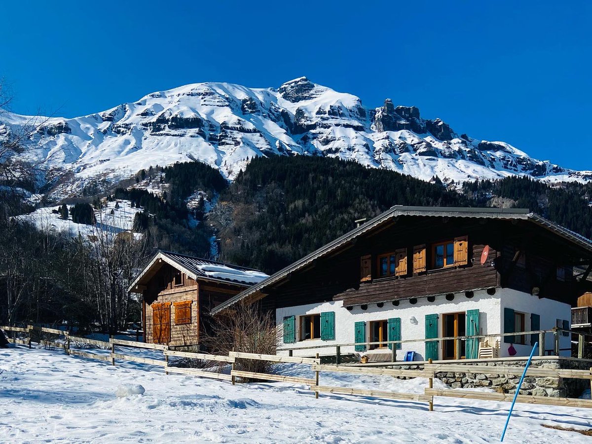 MaudValet's tweet photo. Paradis blanc ☃️🏂 @les_contamines @Bervalet https://t.co/FlvPGCwl9s