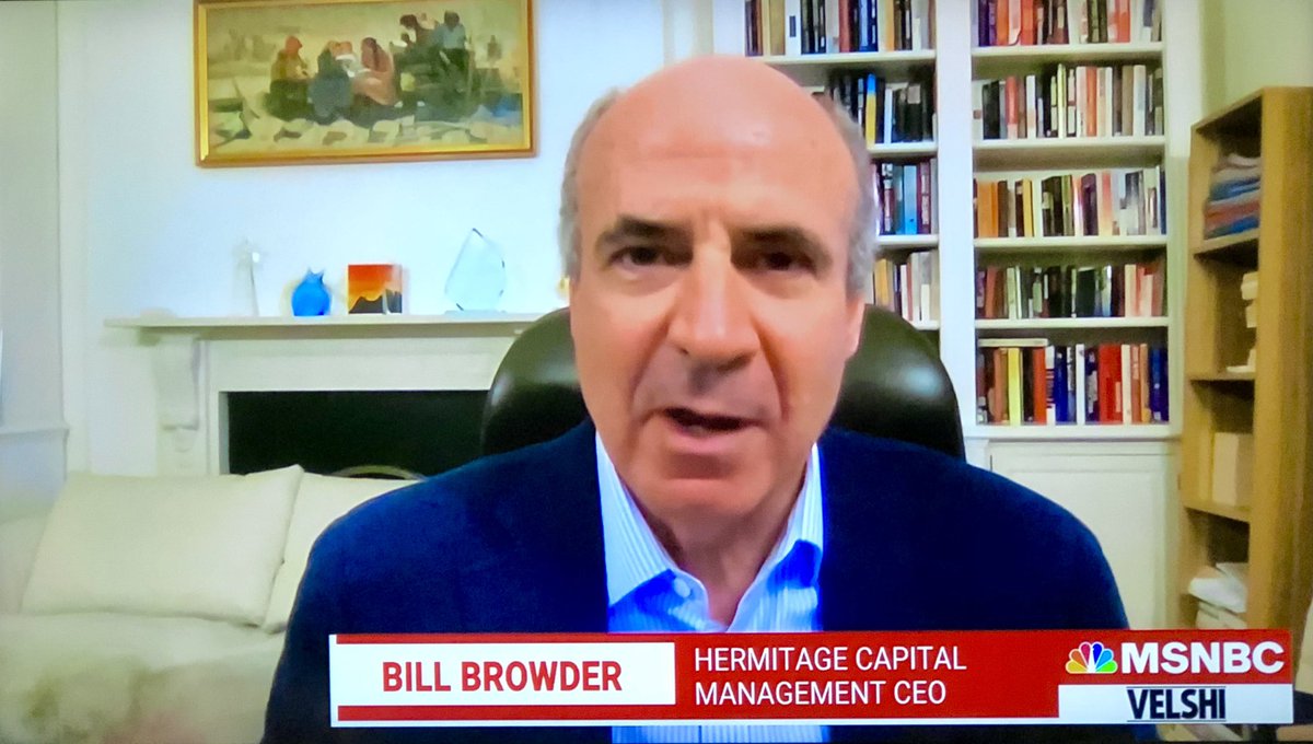 ratemyskyperoom's tweet image. Nice mantel view. Art. Inset shelves. The book is Red Notice. The work is vital. #Magnitsky 10/10 @Billbrowder