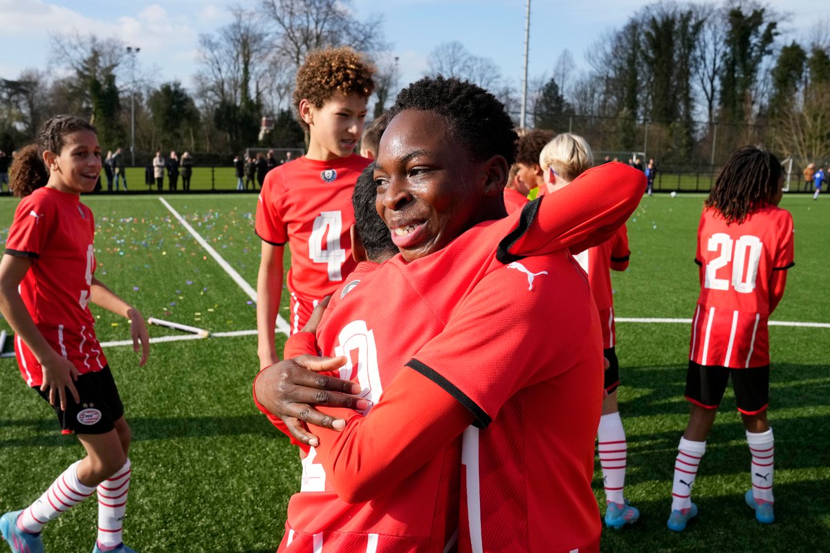 PSV's tweet photo. Daar is de volgende: ook PSV O13 = 𝗪𝗶𝗻𝘁𝗲𝗿𝗸𝗮𝗺𝗽𝗶𝗼𝗲𝗻! 🏆

#PSVAcademy https://t.co/xlwSPreBkg