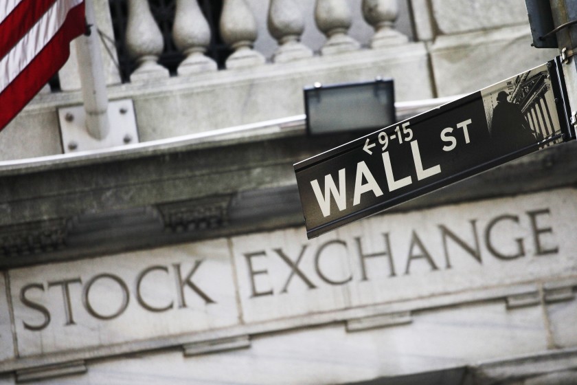 Wall Street lessons for NFTs...1/ I& #39;ve worked in the stock market for years. I& #39;ve traded NFTs for months. The similarities from one to the other are fascinating. Here I& #39;m sharing some lessons, thoughts, and flagging some of my favorite projects. Let& #39;s go...