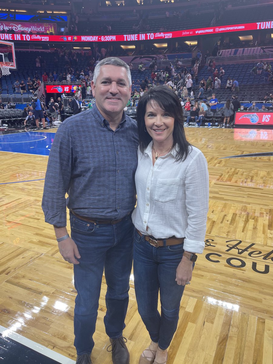 johnshort101's tweet photo. Had a great time with ⁦@philiphutcheson⁩ and his wife Vera at a Rockets Magic game to see ⁦@gmathews_24⁩ play - Great to see a former ⁦@LipscombMBB⁩ Bison in action!  Horns up!! https://t.co/dVRKS1O4Np