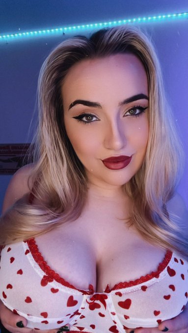 Nominate me for xbiz Miami award show! https://t.co/tnJizafd82 https://t.co/u9v25IymIz