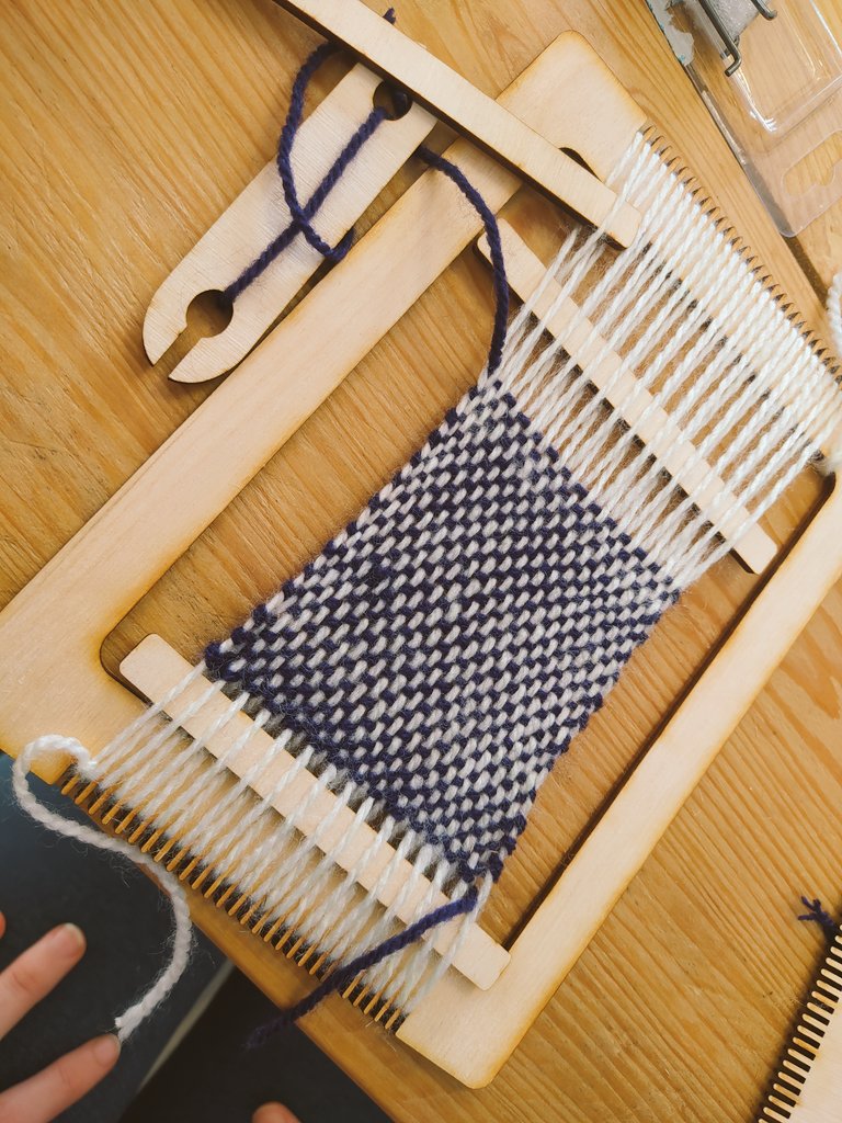 concreted0g's tweet photo. . More #MadeWithWool exploration this afternoon at the #Ffiws #Makerspace we've lasercut a small loom project and @concretepuppy is doing some sterling #weaving #GwneudAGwlan https://t.co/dBPCMn2akc