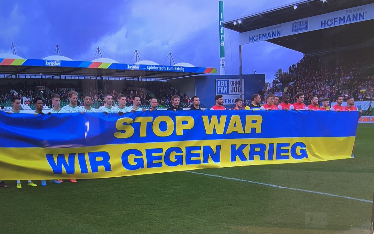 Stop war. Wir gegen Krieg! 

Bei aller Freude aufs Spiel ist Fußball lediglich die schönste Nebensache der Welt.
___
#SGFKOE #effzeh