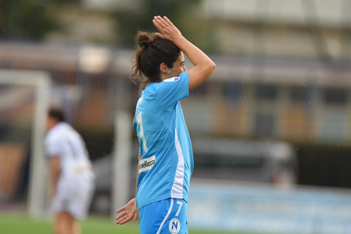 napoli_women's tweet photo. 📸 Le immagini del primo tempo di #NapoliVerona.
#cuoreAzzurro #ForzaAzzurre #NapoliFemminile https://t.co/n6C7ZX3lWW