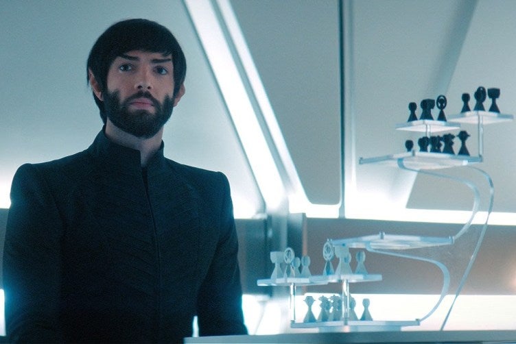 petertrek1's tweet photo. #trekfirsts #26: First Move - 3D Chess
We have seen 3D chess over the years on Trek. One of my favorite trivia questions when I started to watch Trek was from TOS' "Whom Gods Destroy" - what's the correct response to "Queen to Queen's Level 3?"
@lisatsunami @SUSIE1932 https://t.co/urwAfy937U