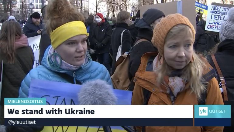 zennibii's tweet photo. Yes. #WeStandWithUkraine and #solidarity and #peace. https://t.co/LDFcogsjFb