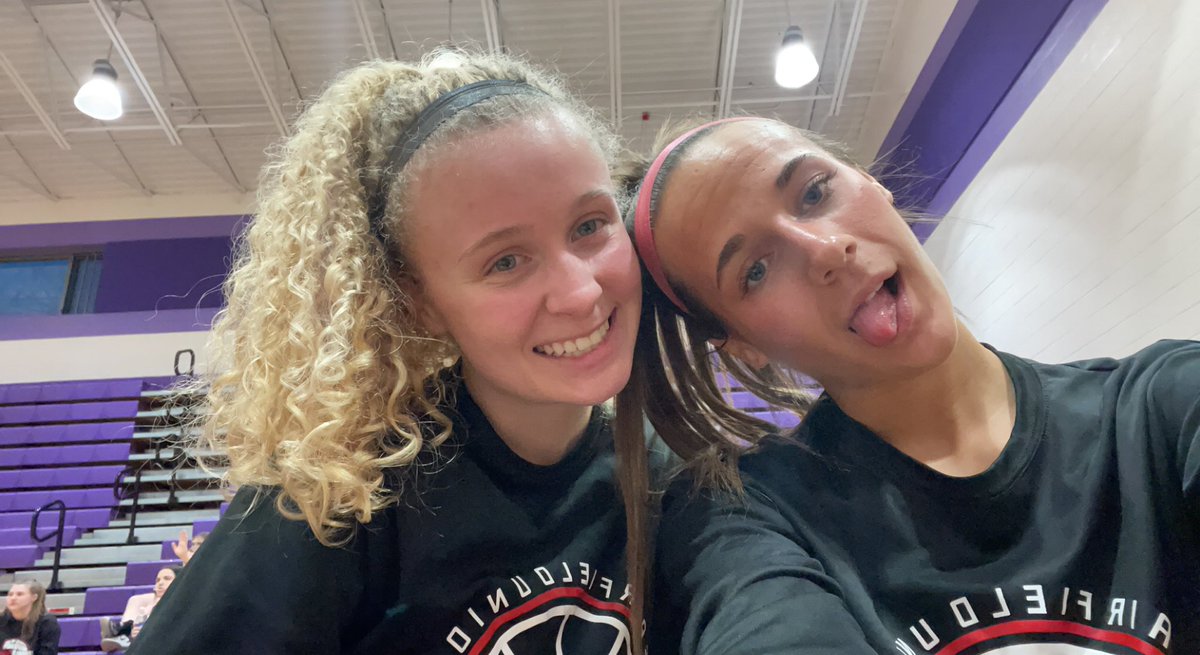 Isabell_Neal04's tweet photo. To our 5 seniors, you really made something special, our team was one, you made every practice so enjoyable and you built us up and set a bar that will continue to go up! Thank you for all the laughs and memories that I’ll cherish forever. I love you all!! https://t.co/0vPoG72exF