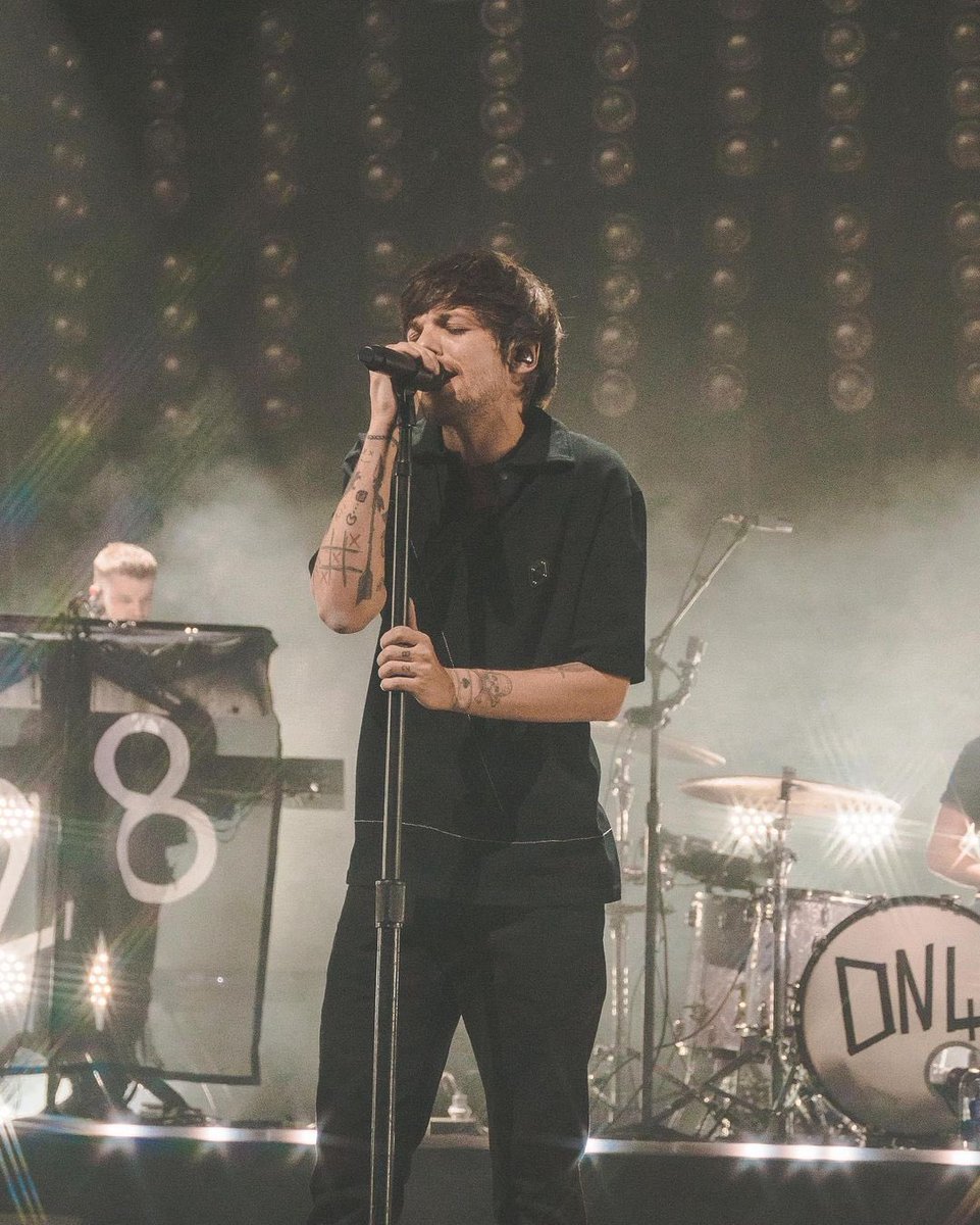 showyoumeheart's tweet photo. Rt please
I vote #Louies for #BestFanArmy at the #iHeartAwards https://t.co/uQpvAWneSx