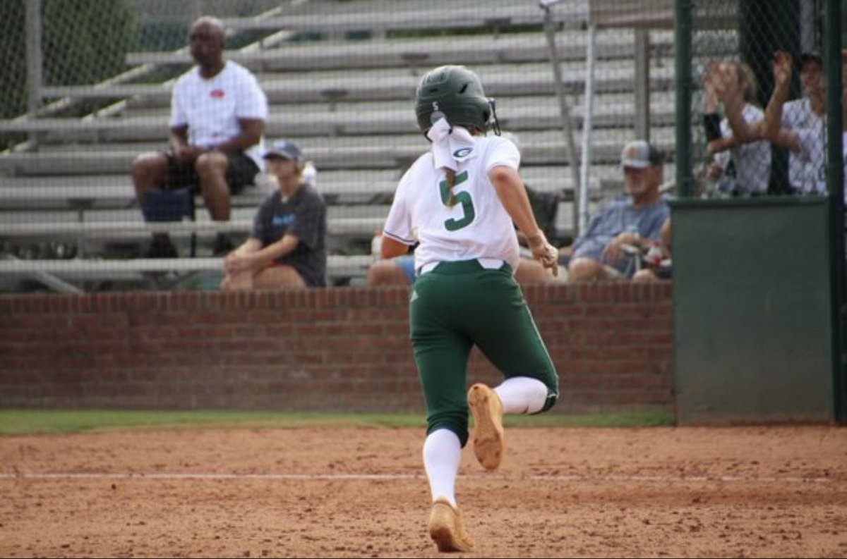 caroline bridges tweet media