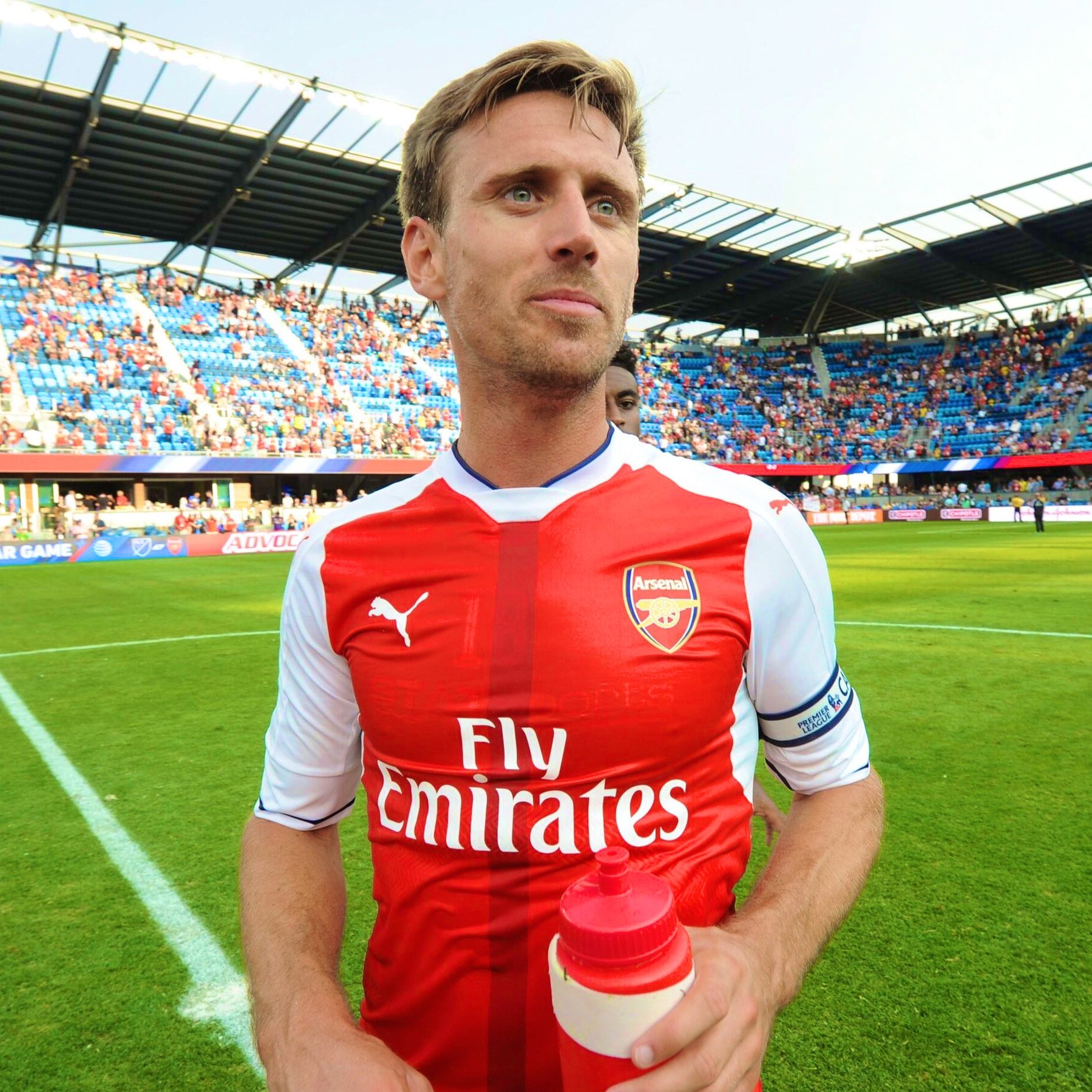 Happy 36th birthday, Nacho Monreal. One of the good guys. 