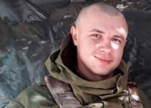 Vitaliy Skakun Volodymyrovych.
Sacrificou-se para evitar que uma coluna de tanques russos entrasse no seu país, explodindo uma ponte. Sabia que não sairía vivo... O seu ato atrasou o inimigou e permitiu ao seu grupo reagrupar em segurança.
UM VERDADEIRO HERÓI! #Ucrania