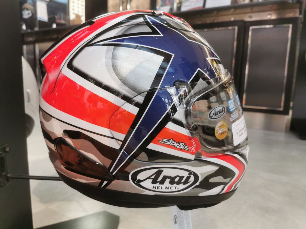 RacingMarsal's tweet photo. Ven a ver los cascos ARAI a nuestra tienda o échales un ojo en nuestra web:

https://t.co/FNA7M3dKEs

#motos #tiendademotos #orihuela #racinglandmarsal https://t.co/9oqD05fkJG