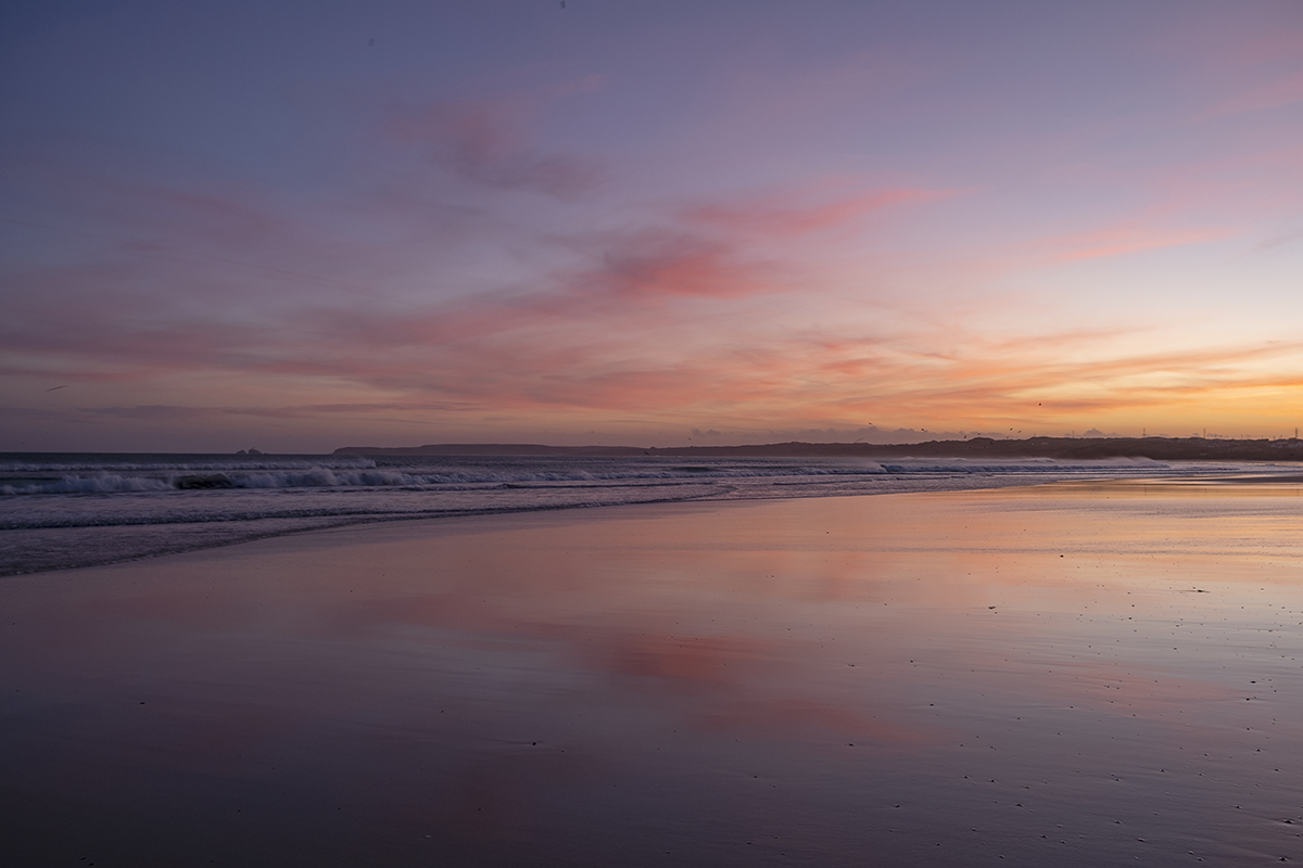 GavGoulder's tweet photo. It was a tad chilly out this morning at dawn at the wonderfully named spot known as Portkidney. To get to it you have to go to the equally fab name of Hawkes Point. Taking pictures for @thedaythat is always a joy but especially when it's like this. https://t.co/5cVwN5nEY6