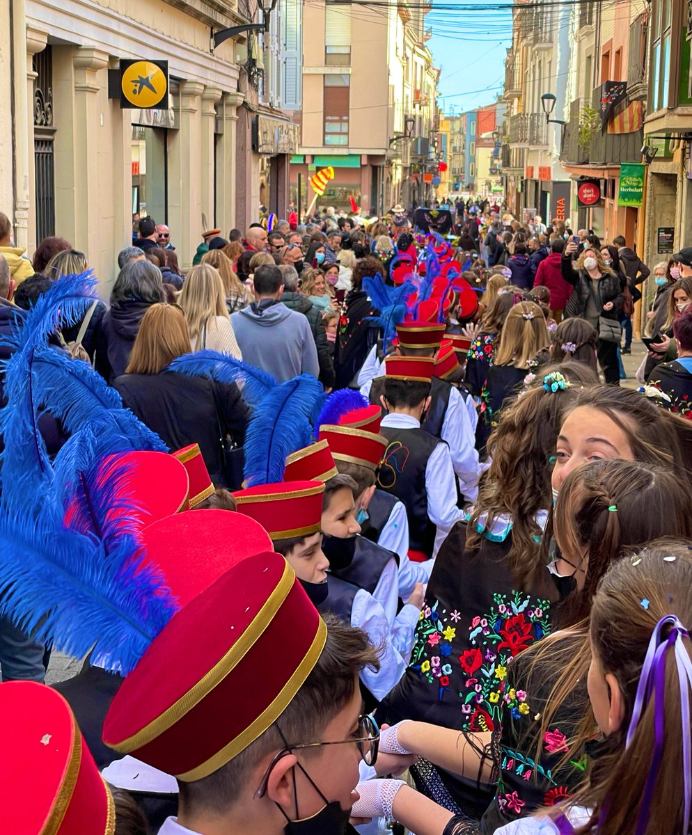 gitanesstceloni's tweet photo. Som-hi! Que ja estem de camí Filferro #Filferrada #gitanessantceloni #balldegitanes #filferro

Barrets, mantons i picarols🎉🎊 https://t.co/htNwJhXXzo