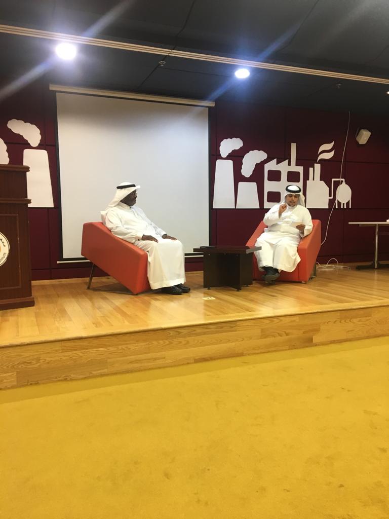 احد مبادرة فريق #دار_الحكمة #التطوعي
الطريق نحو القمة  مع كبير الإداريين والتنفيذيين لشركة ياسرف المهندس / محمد آل نغاش يحكي خلالها تفاصيل النجاح والطريق نحو القمة. 
يدير الحوار عضو الفريق المدرب /عبدالعزيز القايدي.
#مليون_متطوع