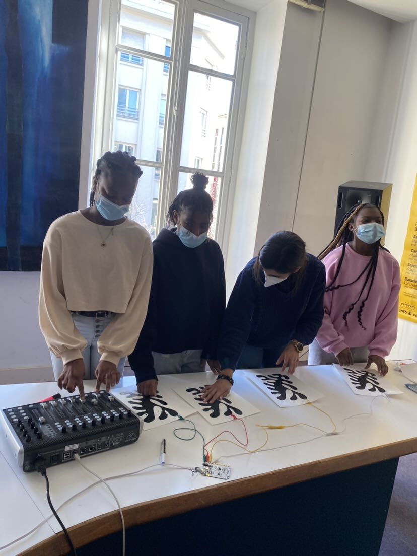 Fondation Université Côte d'Azur (UCA) (@fondationuca) on Twitter photo Les jeunes du programme UCA Jedi junior à la découverte de l'art niçois et des technologies au <a href="/Cirm_Nice/">CIRM - Centre National de Création Musicale</a> !
En s'inspirant des œuvres de #Matisse, ils ont eu la chance de créer leurs propres peintures, point de départ d'un tout nouveau jeu musical collectif.
<a href="/Univ_CotedAzur/">Université Côte d'Azur</a> Les jeunes du programme UCA Jedi junior à la découverte de l'art niçois et des technologies au <a href="/Cirm_Nice/">CIRM - Centre National de Création Musicale</a> !
En s'inspirant des œuvres de #Matisse, ils ont eu la chance de créer leurs propres peintures, point de départ d'un tout nouveau jeu musical collectif.
<a href="/Univ_CotedAzur/">Université Côte d'Azur</a>