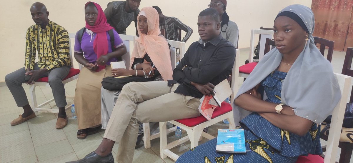 dramevision's tweet image. C&apos;est parti pour le #Cafeblog autour du thème #OuEstMonEtat avec les jeunes blogueurs de la région de #Mopti dans le cadre du projet #FaisonsNousEntendre
#Doniblog #Benbere