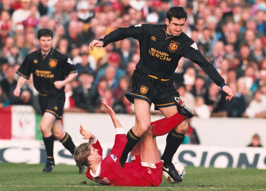 KIT_collectors's tweet photo. #KIToftheday

Manchester United 93/94 🔴

Maybe the most notable and well-known away kit in the Premier League ever, it was the one wherein Eric Cantona kicked a fan with a kung-fu kick. One of the game's most amazing minutes, it sent Cantona and the kit into notorious status. https://t.co/A1MbdGGNxB