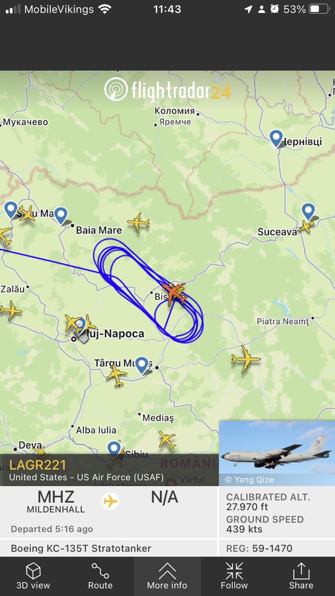 loza14's tweet photo. Над Румунією видно і один F16. Декілька заправщиків, очевидно там ще багато літаків приховані. 3/3 https://t.co/kjSlf3pEIx