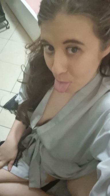 Good morning 🌞 buon week-end https://t.co/4XZYpvi9kf<a href="/tag/pornostar"class="tags"><span>#pornostar</span></a><a href="/tag/valentinapalermo"class="tags"><span>#valentinapalermo</span></a>