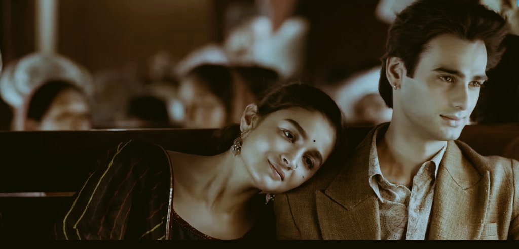 Rimuu23's tweet photo. Ye v sahi hai🤍😌
#VarunKapoor #GangubaiKathiawadi #AliaBhatt #ramnik https://t.co/wKf1mQl5cS