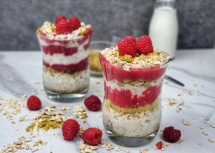 FloridaMilk's tweet photo. Start #PistachioDay in style with this dairy delicious Pistachio and Raspberries Overnight Oats from @TheYummyGeek . https://t.co/VuAzldXG66 

#FloridaMilk #UndeniablyDairy https://t.co/DfzJ2hlhpv
