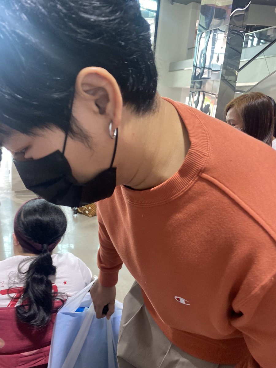 Mmymiintt25's tweet photo. เดินทางมาเหนื่อยมากก พอเห็นหน้าเฮียหายทันทีเลย💖💖💖🤏🏻🥺 @peckpalit 
#KITOxPECK 
#เป๊กผลิตโชค 
#PeckPaLitChoke @peckpalit https://t.co/D0bBbwFDHa