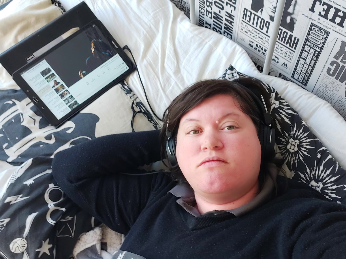 amyplayer88's tweet photo. Have work soon and I'm still in bed haha I'm half dressed! https://t.co/jdEnZFDOlV