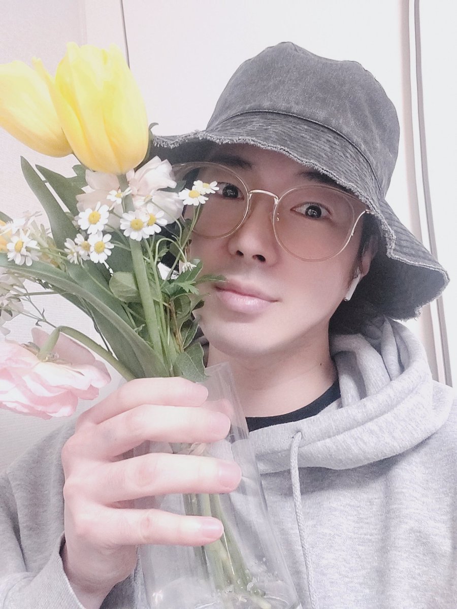 Apeace_Japan's tweet photo. 2月26日の特典会が終了致しました！
ありがとうございました✨

【#ヨンウォン】
久々！元気かい？
リモートでも２ヶ月ぶりに会えて嬉しかったよ！
枠をとるのがむずかしそうだったけどみんな時間を作ってくれてありがとう！
またつぎヨンウォンの誕生日頃会えたら嬉しいなー！
#Apeace https://t.co/4q9uliKMvZ