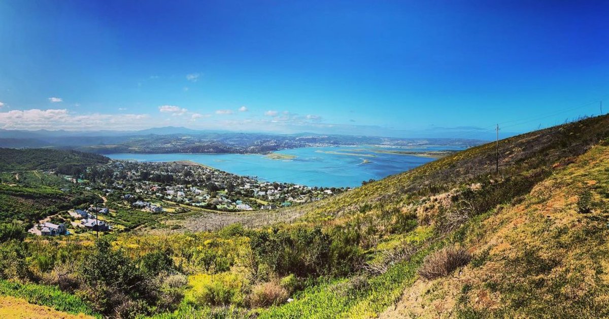 visitknysna's tweet image. Four epic viewpoints in Knysna. Which one would you visit first? #VisitKnysna
1 👉 The Knysna Heads 
2 👉 Margaret's Viewpoint 
3 👉 Cloud 9
4 👉 Spitzkop 

📸 IG/captainsandson; 📸 IG/stephanjohan; 📸 IG/smiling_lisa; 📸 AndrewAveley

#KnysnaViewpoints