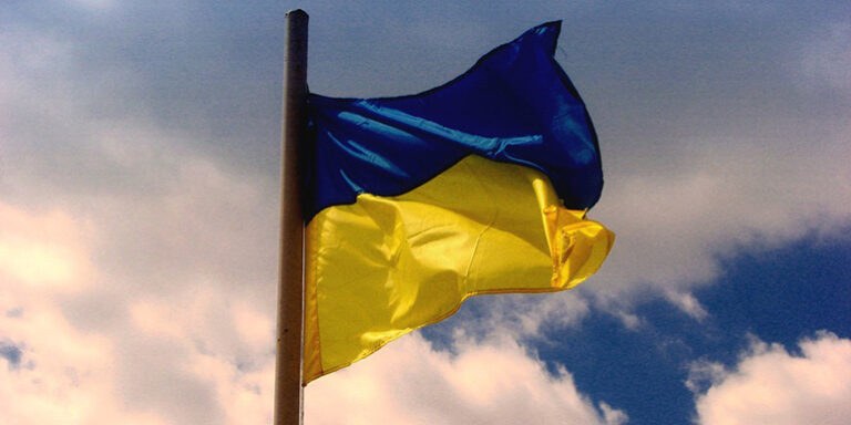 Vanavond 19:00  Unieplein #KAMPEN.  Vredesbijeenkomst voor #oekraine  #Ukraine.
Inwoners delen zorgen en roepen op tot vrede.  
Komt allen.
facebook.com/events/4946986…?