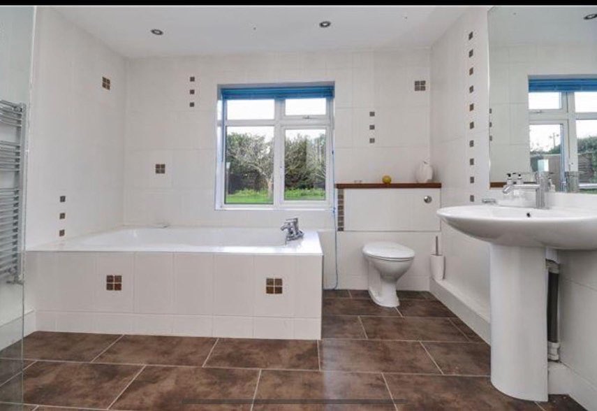 Croydon’s Premier Bathroom showroom tweet media