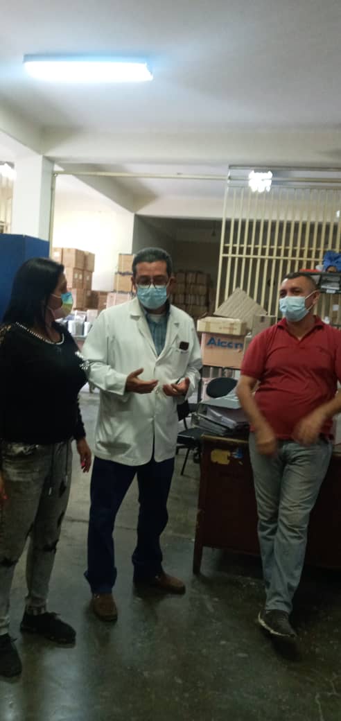 NeidaPsuv's tweet photo. Por Instrucciones del Gob. Adolfo Pereira, desde la Dirección de Atención al Ciudadano; Acompañe al Dc. José Gregorio nuevo Director del HCAMP a recorrer las instalaciones, conversar y sensibilizar a los trabajadores para la atención al ciudadano.
@AdolfoP_Oficial 
@HospitalUAMP https://t.co/eeUiAg6YEc