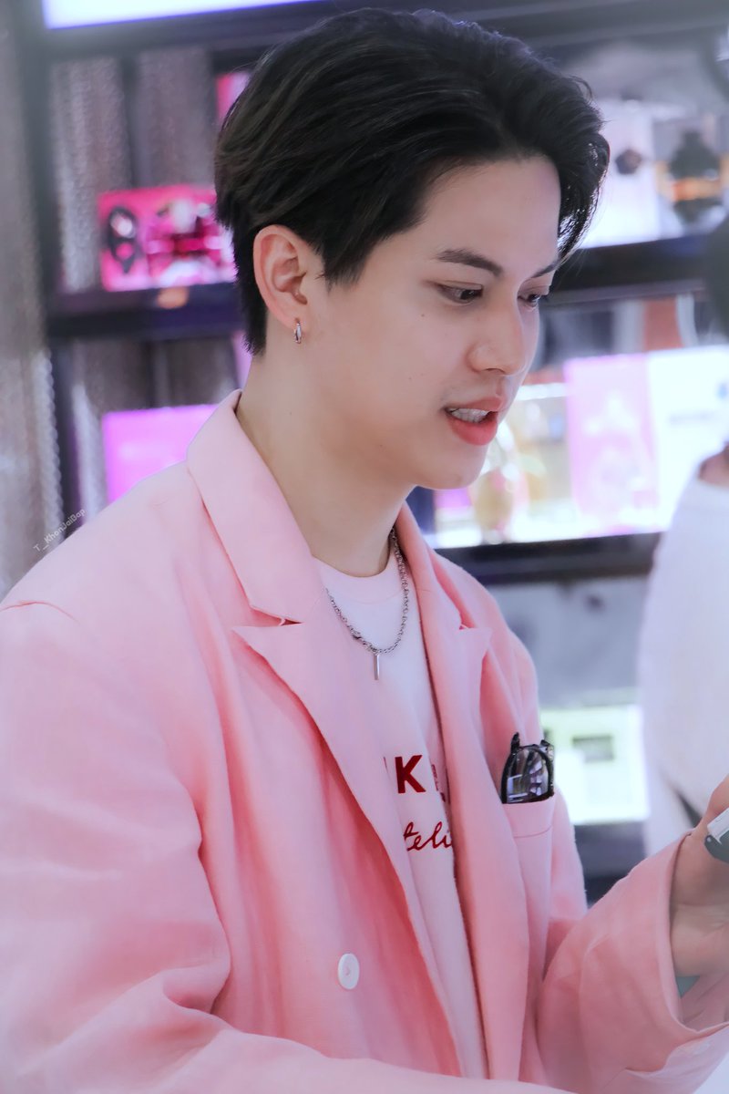 No1SisFaN's tweet photo. 😻 มุมโปรดของฉัน มุมที่แสนจะดีงาม
มุมที่ฉันตกหลุมรัก แต่จริงๆก็ดีทุกมุม อิอิ
( งานอวยเมนขอให้บอก ฉันก็รักของฉันเข้าใจบ้างไหม อิอิ ) 😘
#BossThanabat #บอสจ๋าเลขามาแล้ว https://t.co/QmsVTp831v